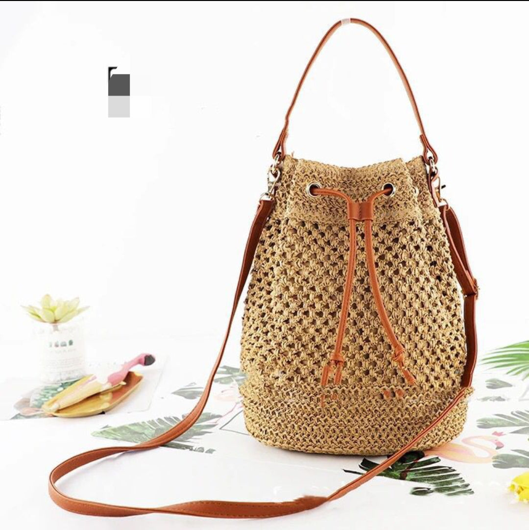 Straw bucket bag